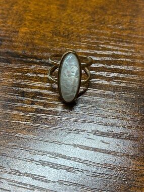 ✨️Mother-of-Pearl Oval Inlay| With Double Banded Adjustable Gold-Tone Ring✨️